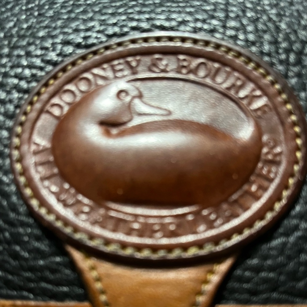 Dooney Bourke All Weather Shoulder Bag Leather Buckle Flap /Vintage!!! - Picture 10 of 16